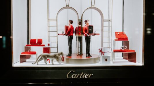 Cartier decor with rings
