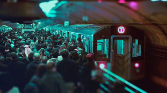 subway full of people