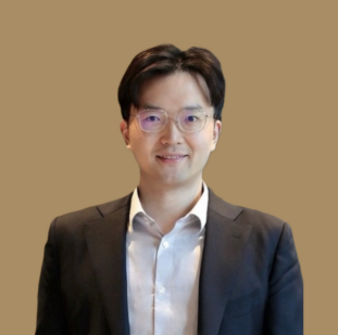 Henry Gao with eyeglasses