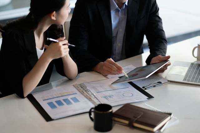 two people discussing in the office